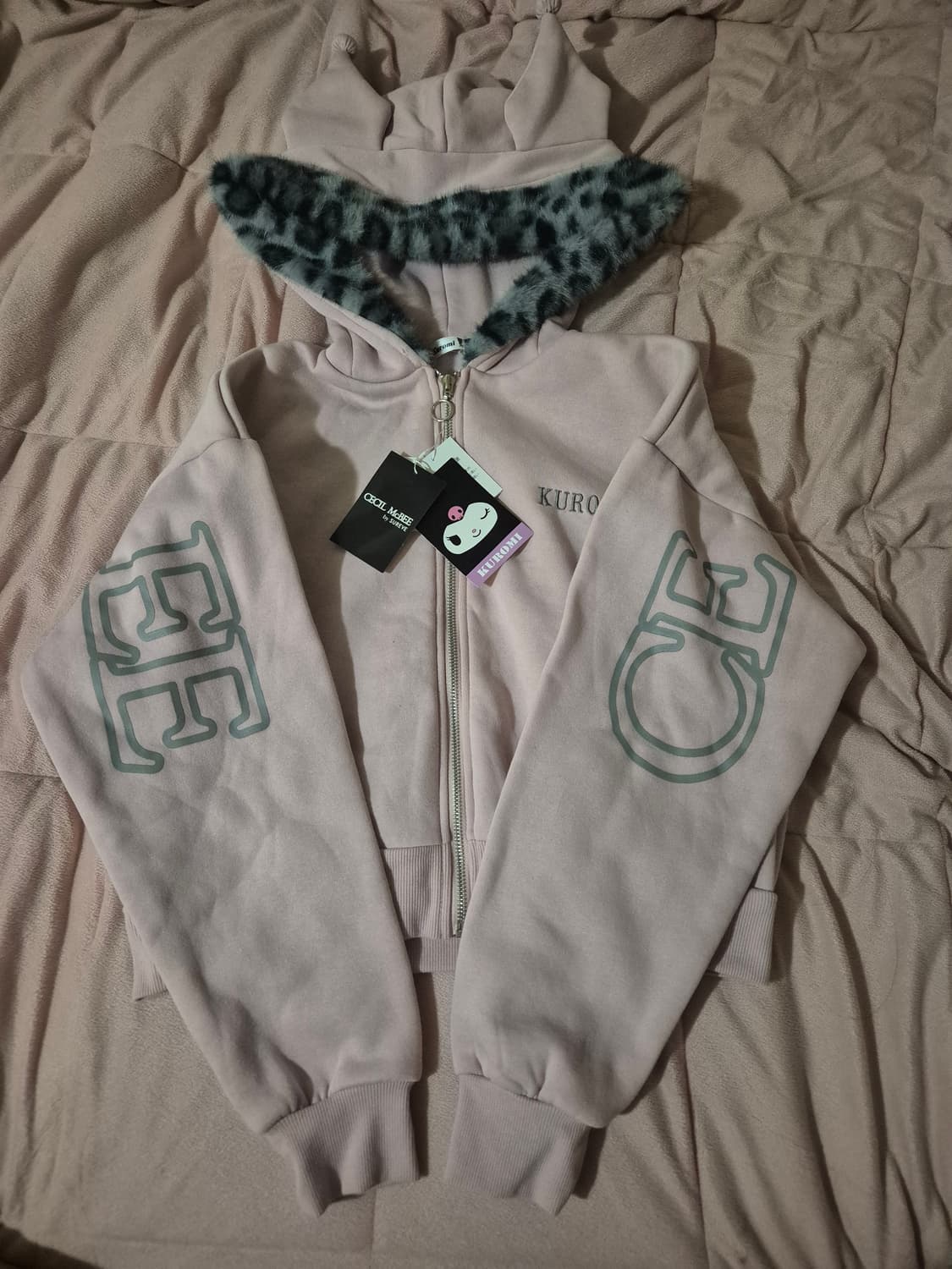 미사용) 세실맥비 산리오 쿠로미 호피 퍼 핑크 갸루 후드 집업 양산형 상품이미지4