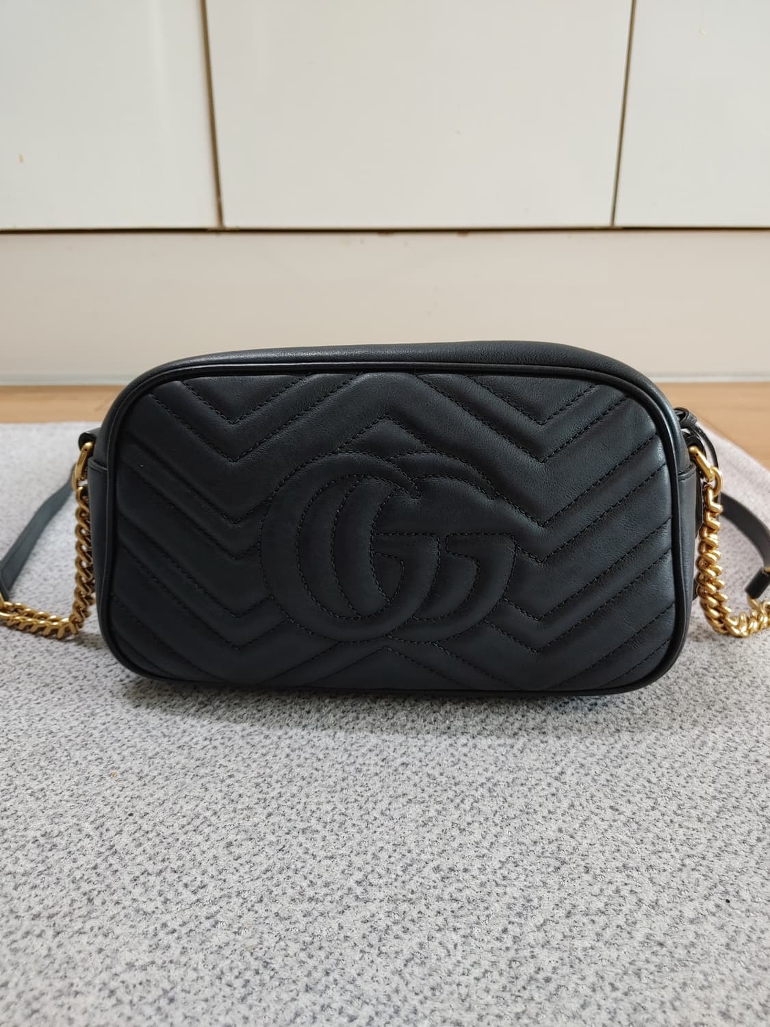 정품 구찌 GG 마몽 마몬트 마틀라세 스몰 카메라백 크로스백 상품이미지4