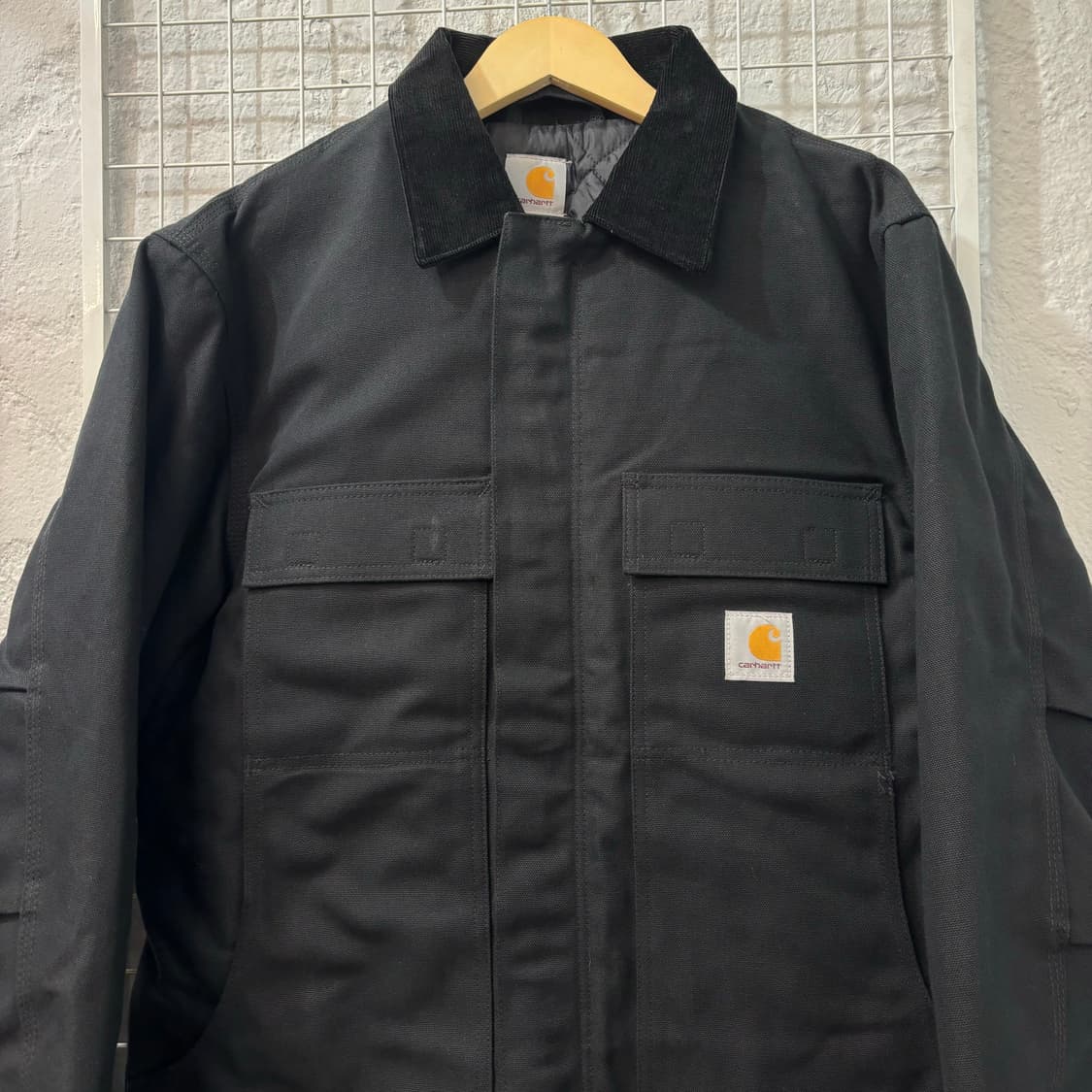 칼하트 C003 트레디셔널 코듀로이 블랙 워크자켓 M 상품이미지3