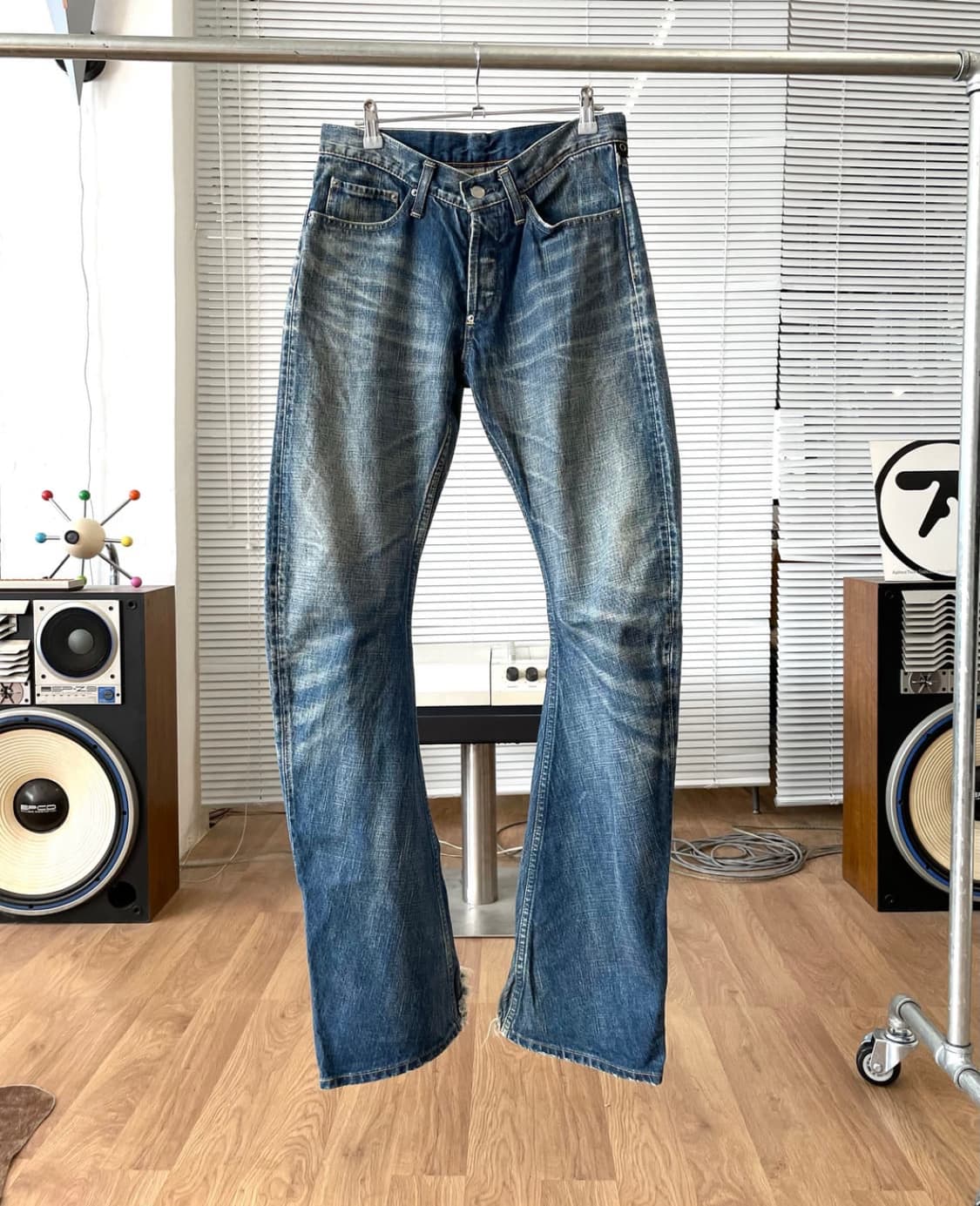 wjk 커브드 플레어 데님 상품이미지1