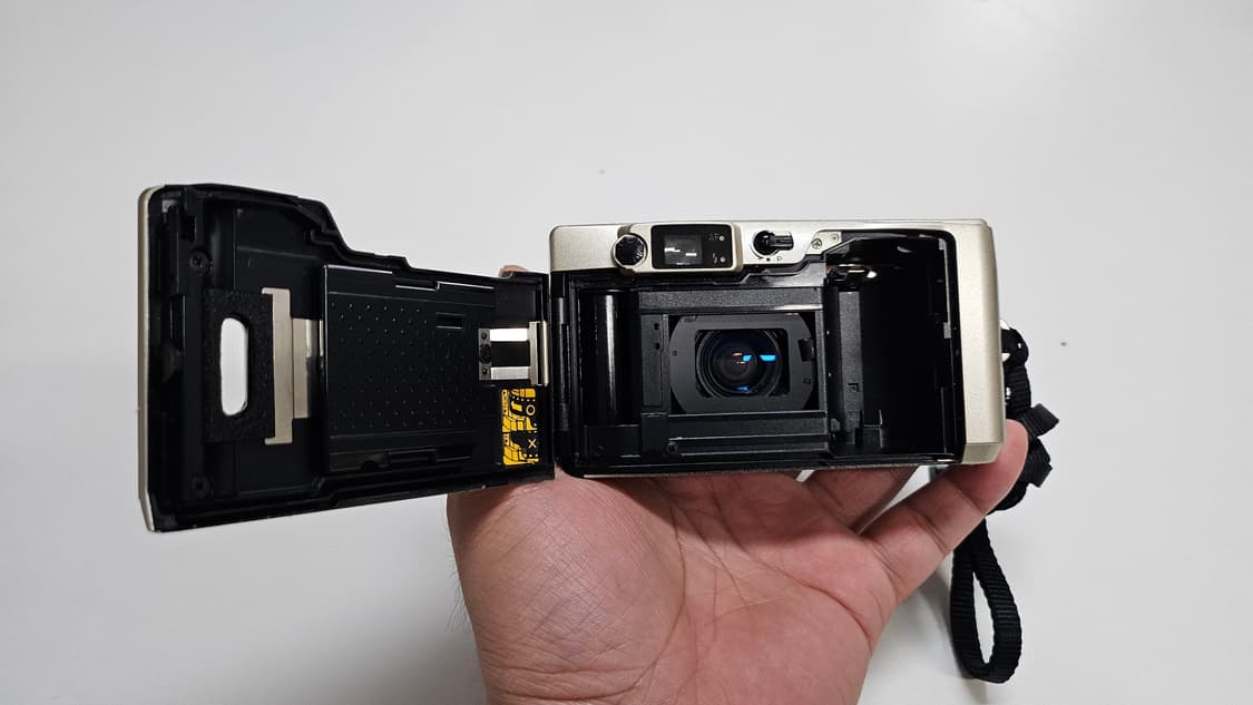 직례O 웜톤 감성의 정석 삼성 vega 70d 필름카메라 빈티지 필카 상품이미지10