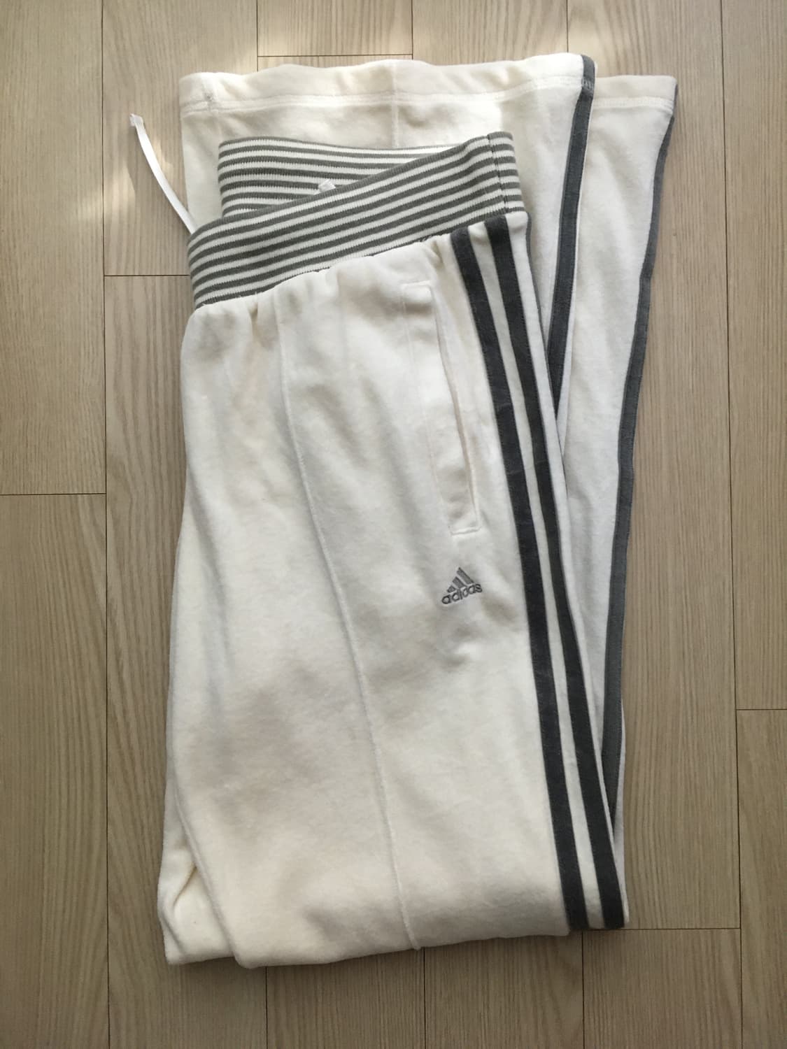 아디다스 희귀 벨루어 벨벳 크림 부츠컷 트레이닝바지 팬츠 상품이미지1