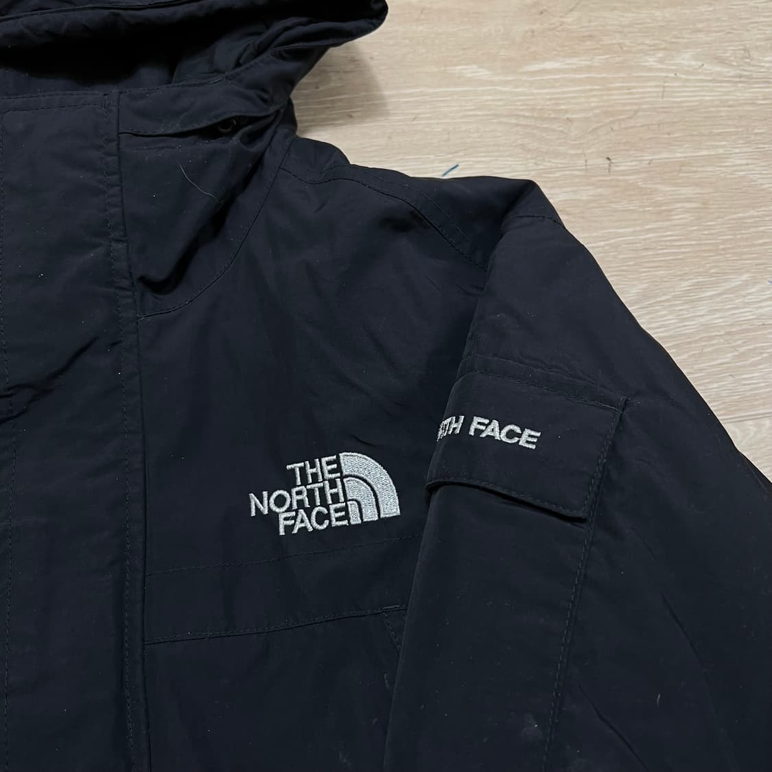 노스페이스 600 후드 패딩 점퍼 [블랙] S/90 상품이미지4