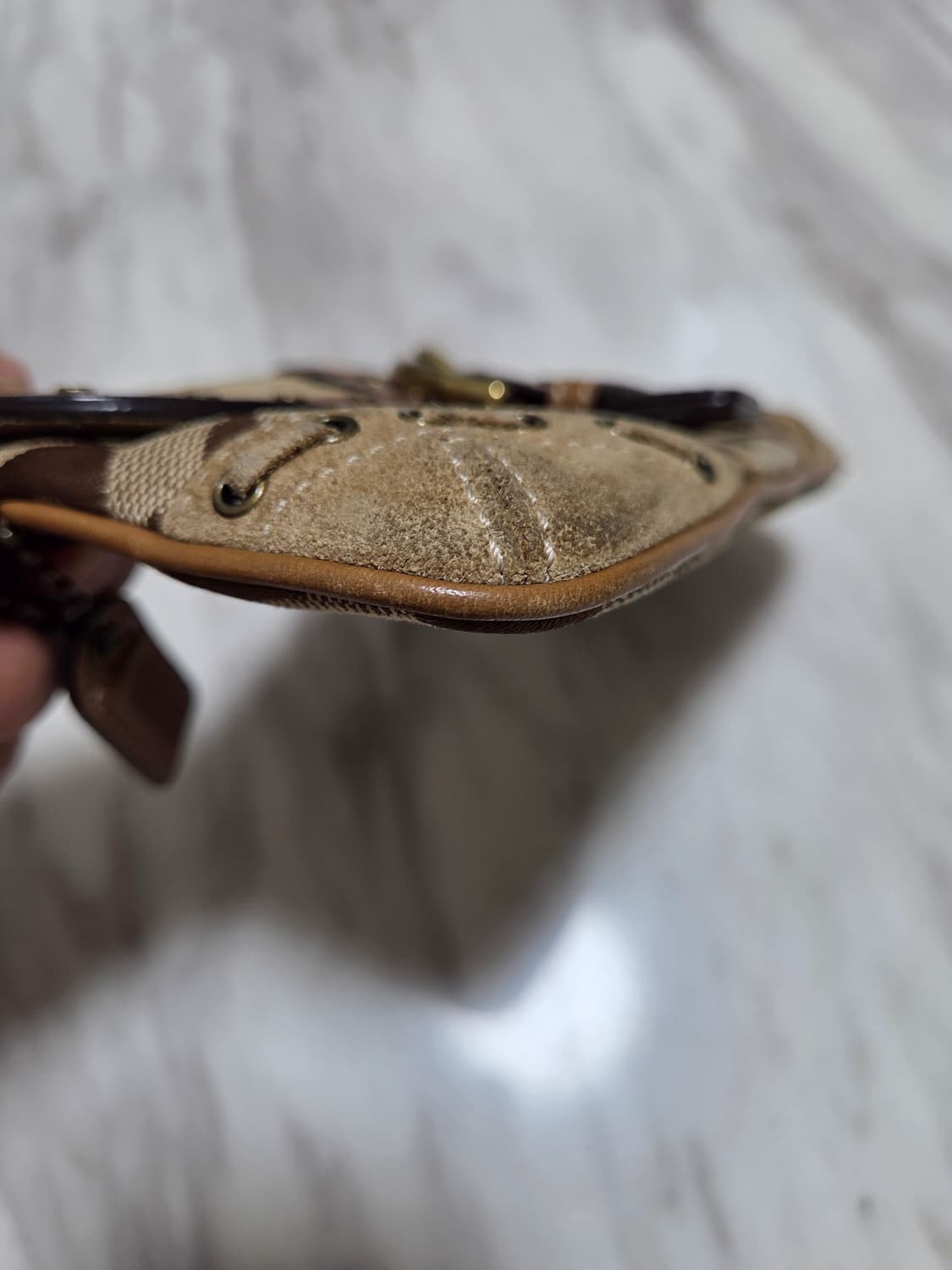 코치 소호 스웨이드 시그니쳐 미니백 상품이미지9