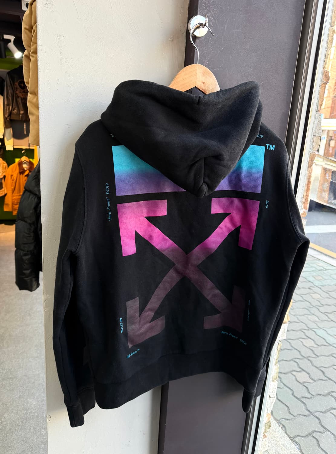 M/ 오프화이트 그라데이션 에로우 후디집업 상품이미지7