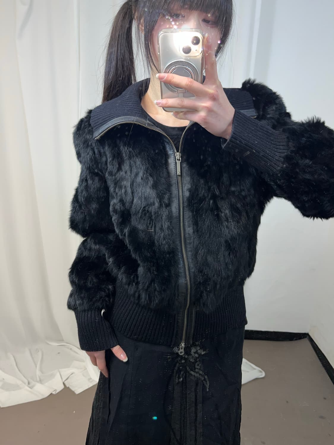 블랙 하이넥 래빗퍼 자켓 상품이미지4