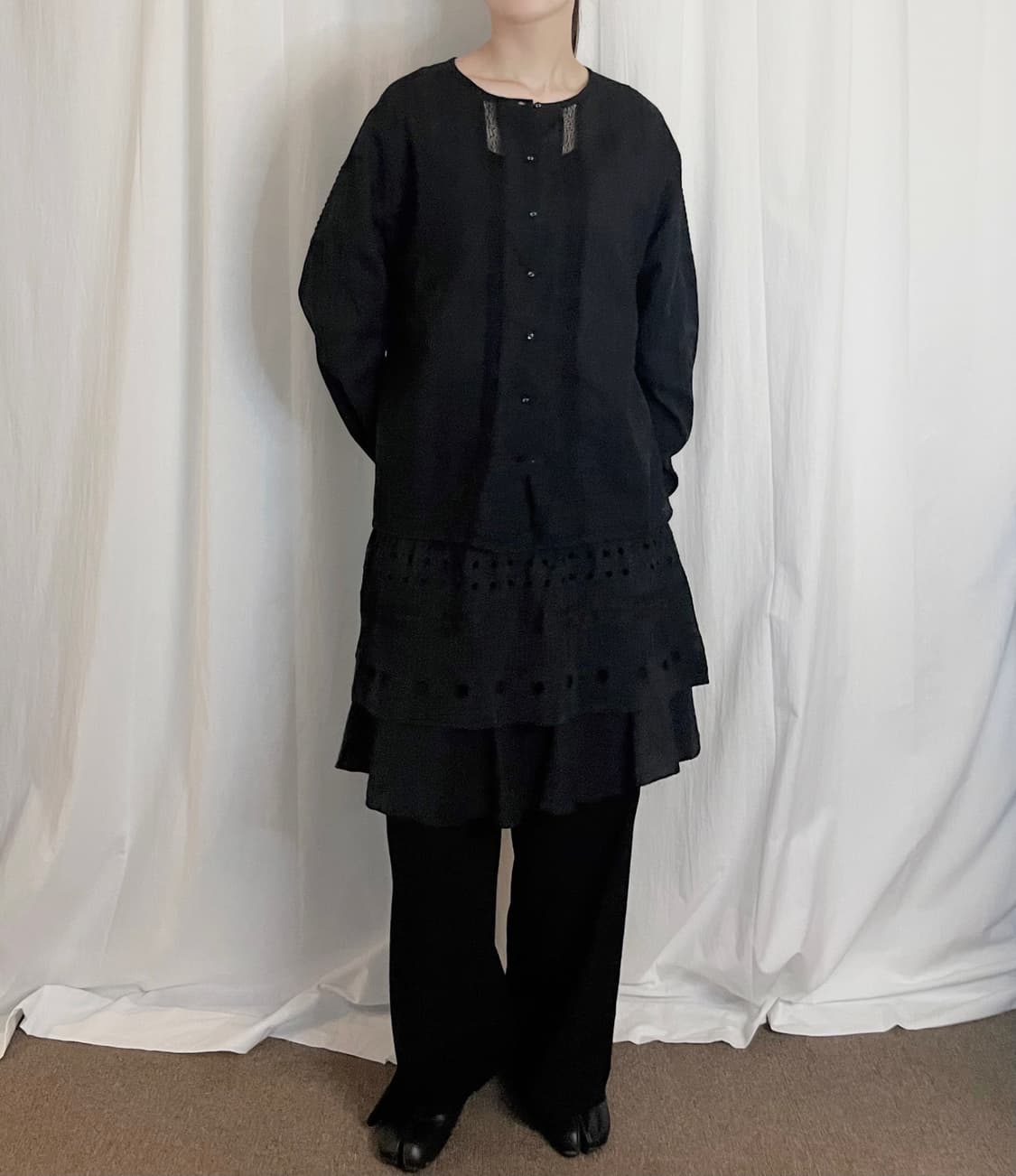Lace Punching Round Shirt Jacket - Black 상품이미지3