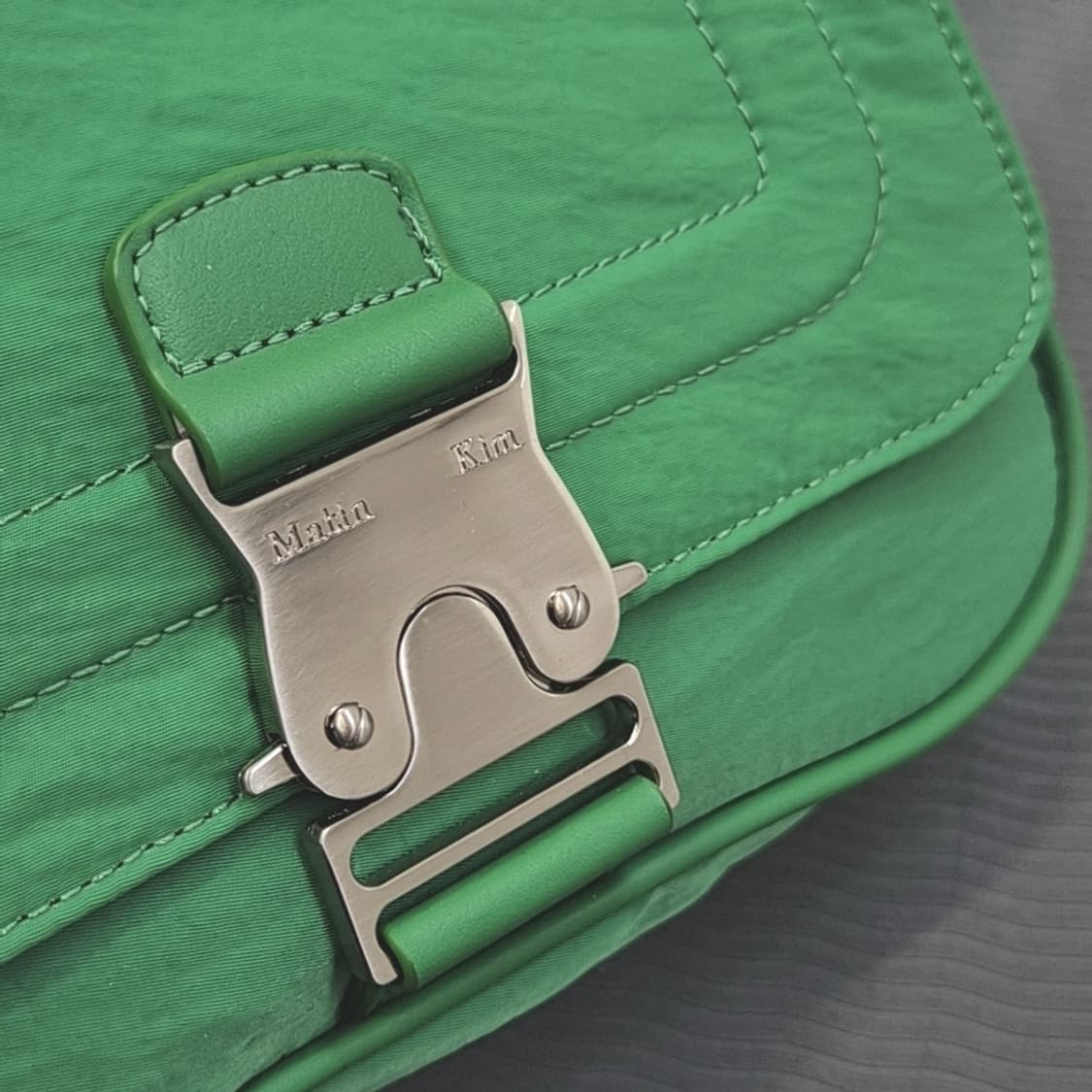 마뗑킴 크리스프 미니 버클백 상품이미지2