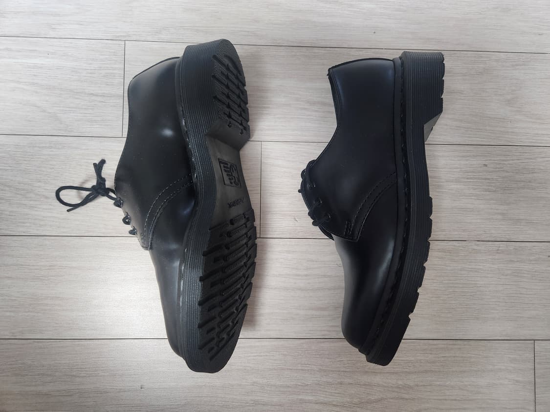 닥터마틴 1461 모노 UK4 230사이즈 새상품 상품이미지3