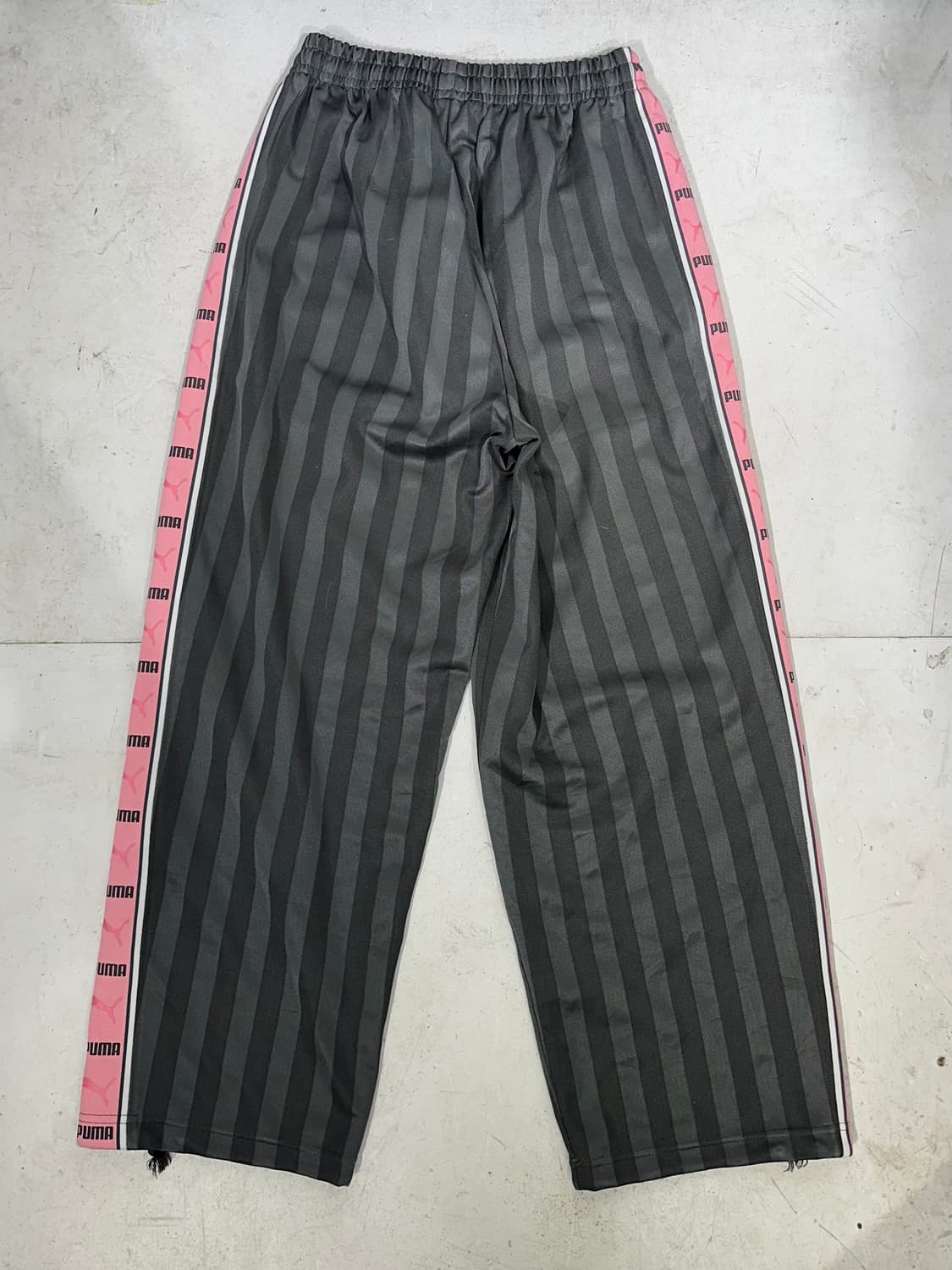푸마 차콜 핑크 로고 사이드 라인 와이드 트레이닝 팬츠 S 상품이미지5