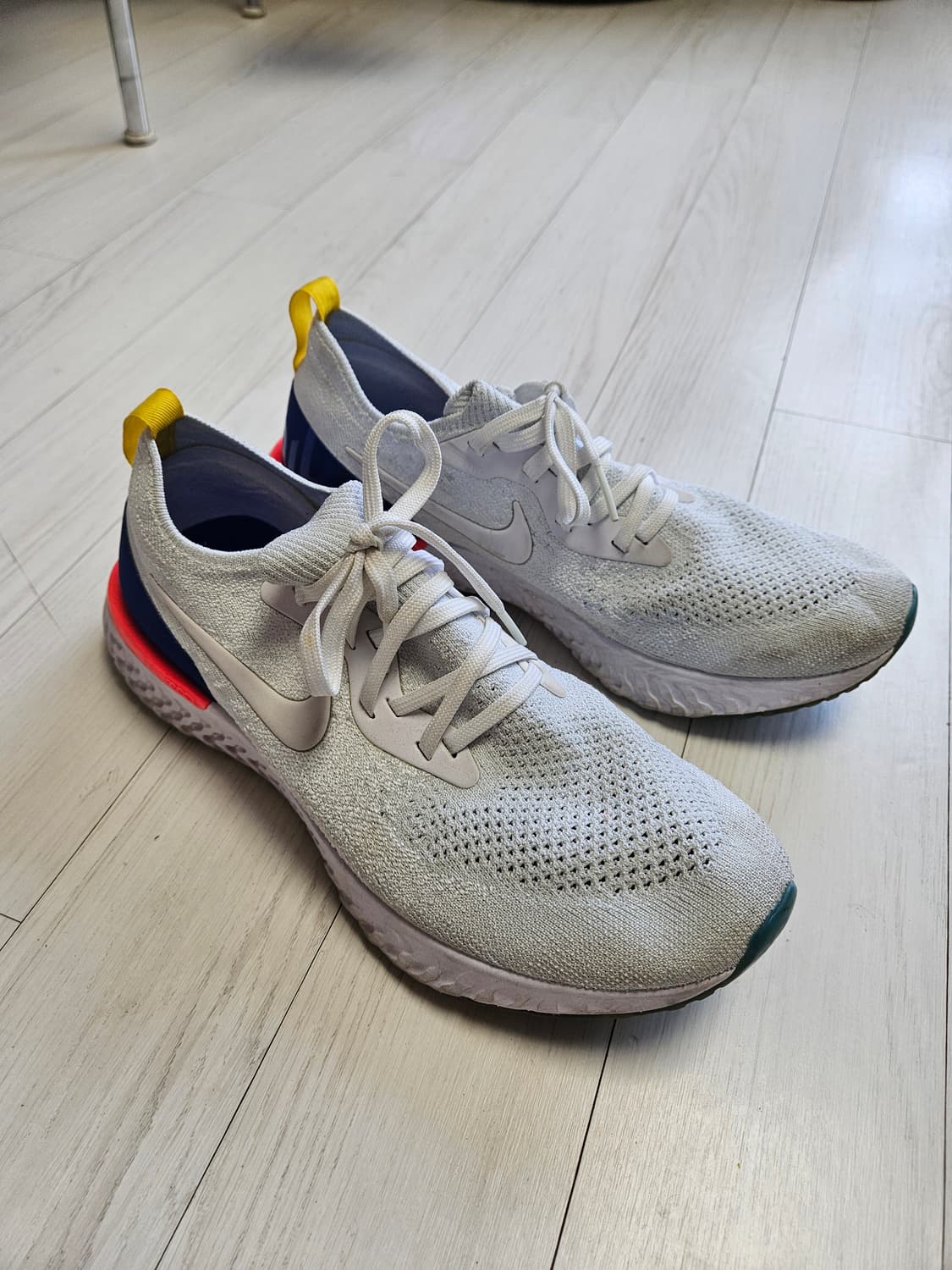 나이키 에픽 리액트 플라이니트 270 러닝화  상품이미지1