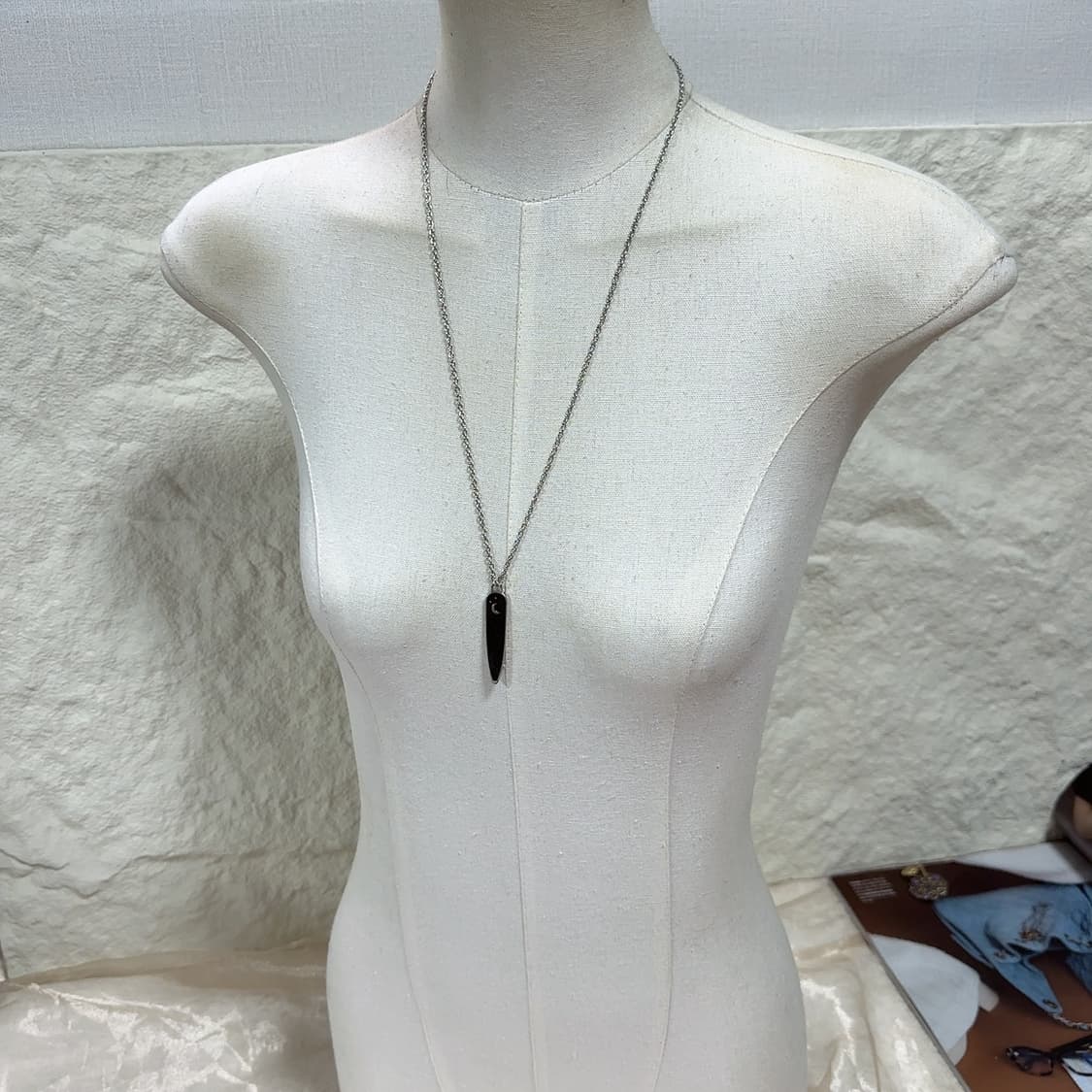 빈티지 에나멜 달 매미 양면착용 목걸이 상품이미지1