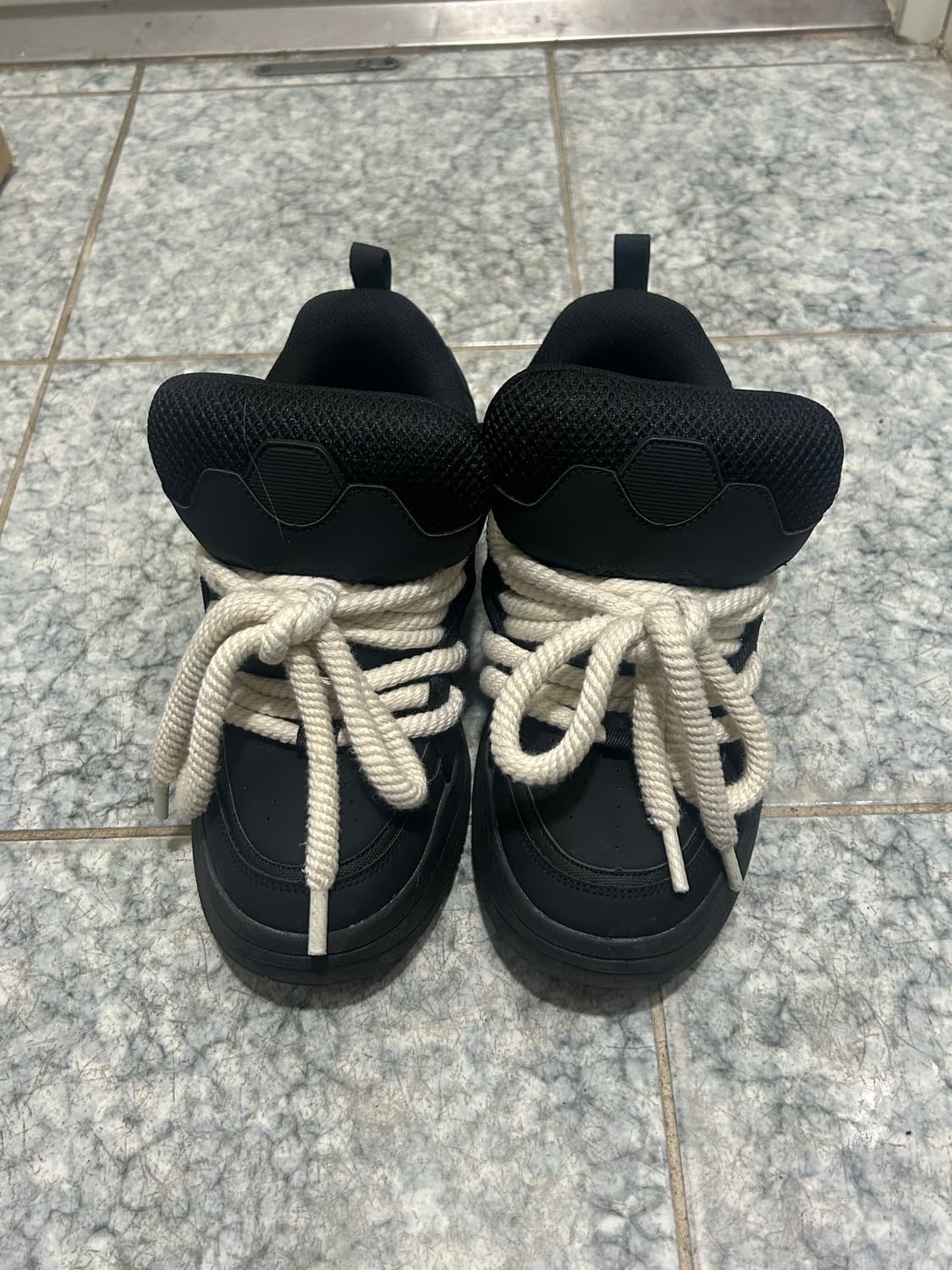 자라 스트링 스케이트 스니커즈 상품이미지1