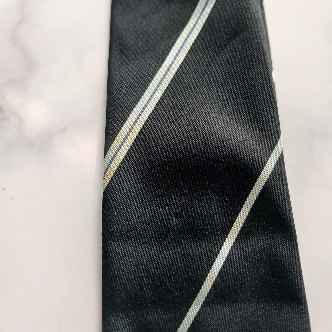 던힐 실크 블랙 스트라이프 슬림 넥타이 7.6cm B등급 A18790
 상품이미지4