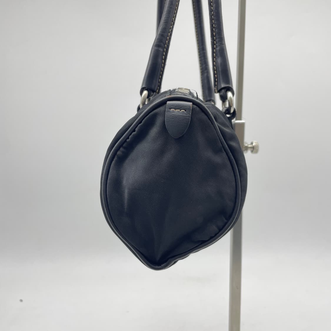 프라다 블랙 테수토 미니 원통백 상품이미지4