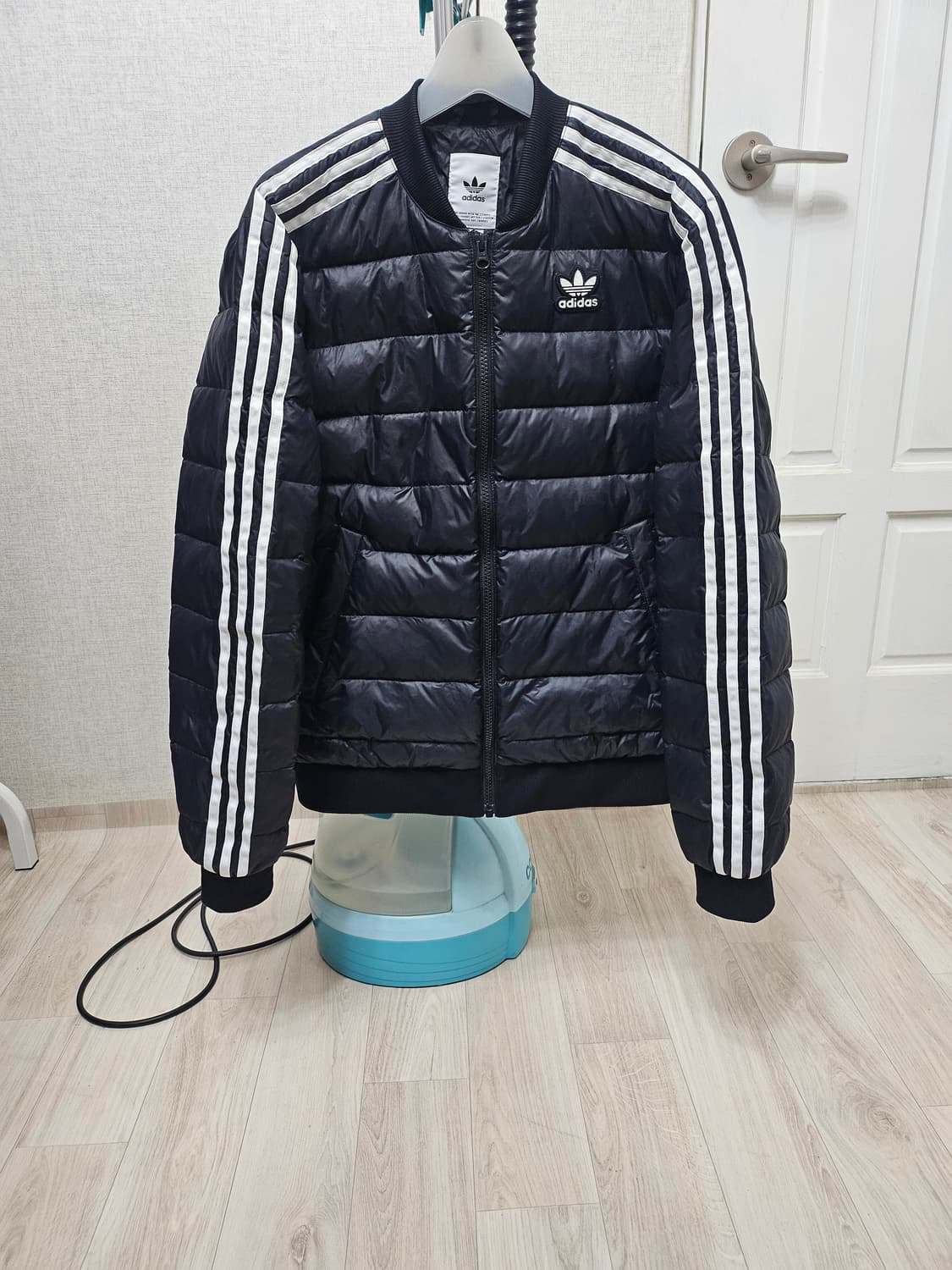 (95)M ☆초대장급☆ 아디다스 슈퍼스타 [검흰] 덕다운자켓 경량패딩 상품이미지1