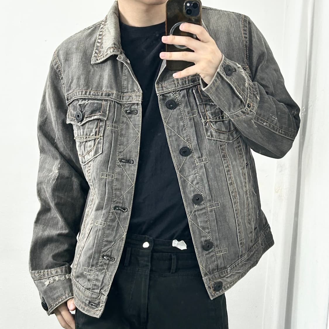 Shane Jeans 흑청 데미지 데님 자켓 상품이미지2