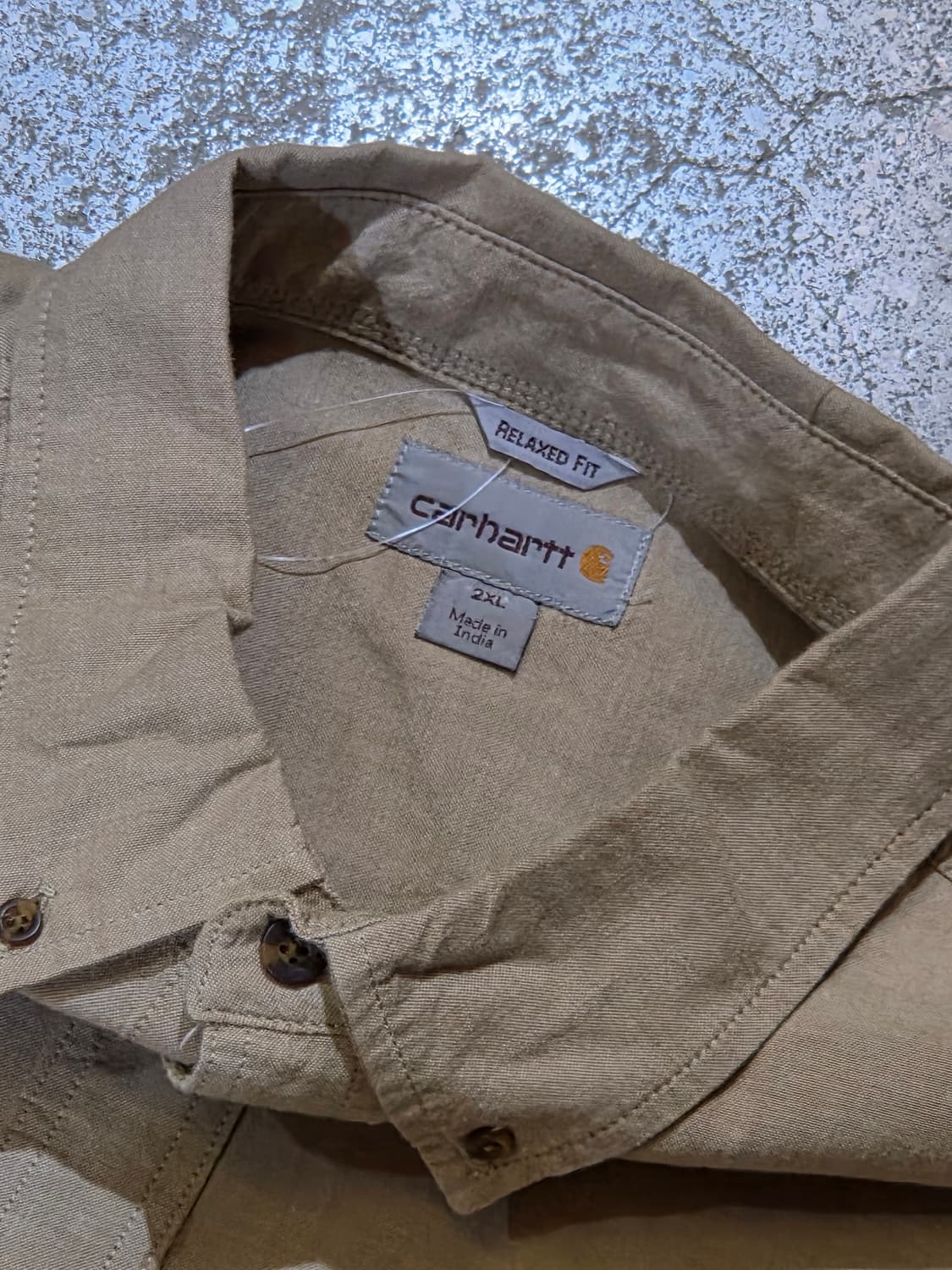 칼하트 베이지 반팔셔츠 상품이미지2