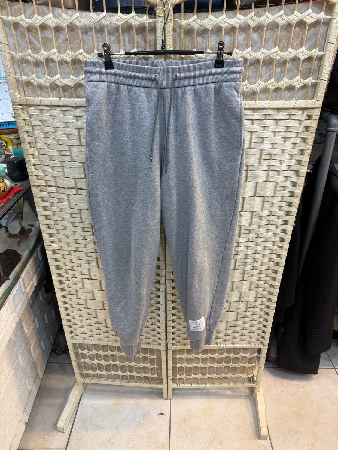 2/30-32 정품 톰브라운 기모 조거팬츠 팝니다 상품이미지1