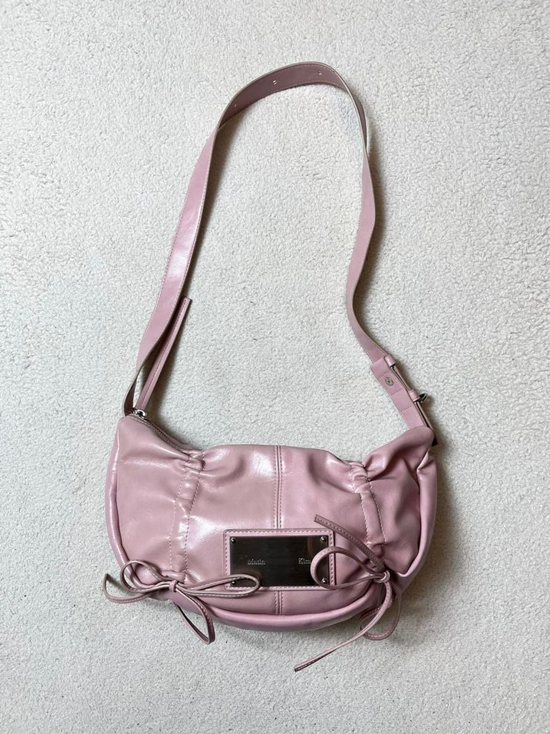 마뗑킴 25FW 하프 셔링 핑크 리본 라운드 백 Q1234 상품이미지1