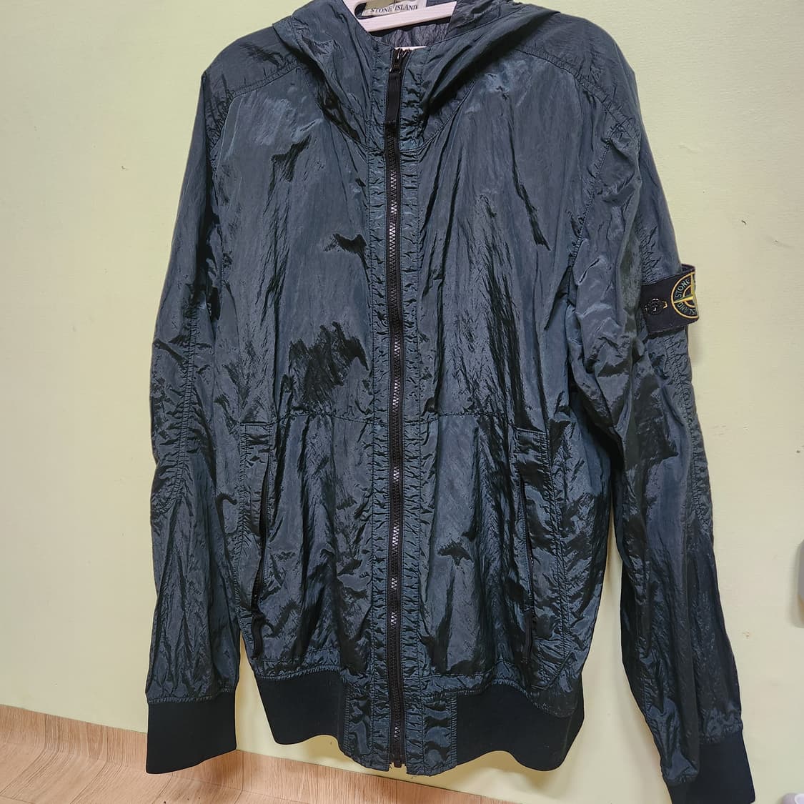 스톤아일랜드 메탈 바람막이 상품이미지1