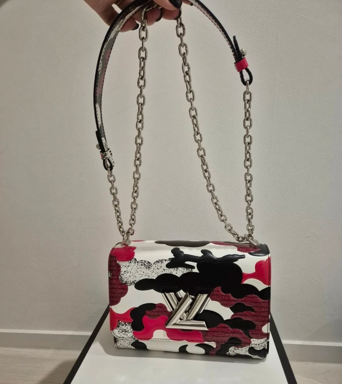 (새상품 한정판) 루이비통 트위스트 MM 카모 리미티드에디션 팝니다 상품이미지1