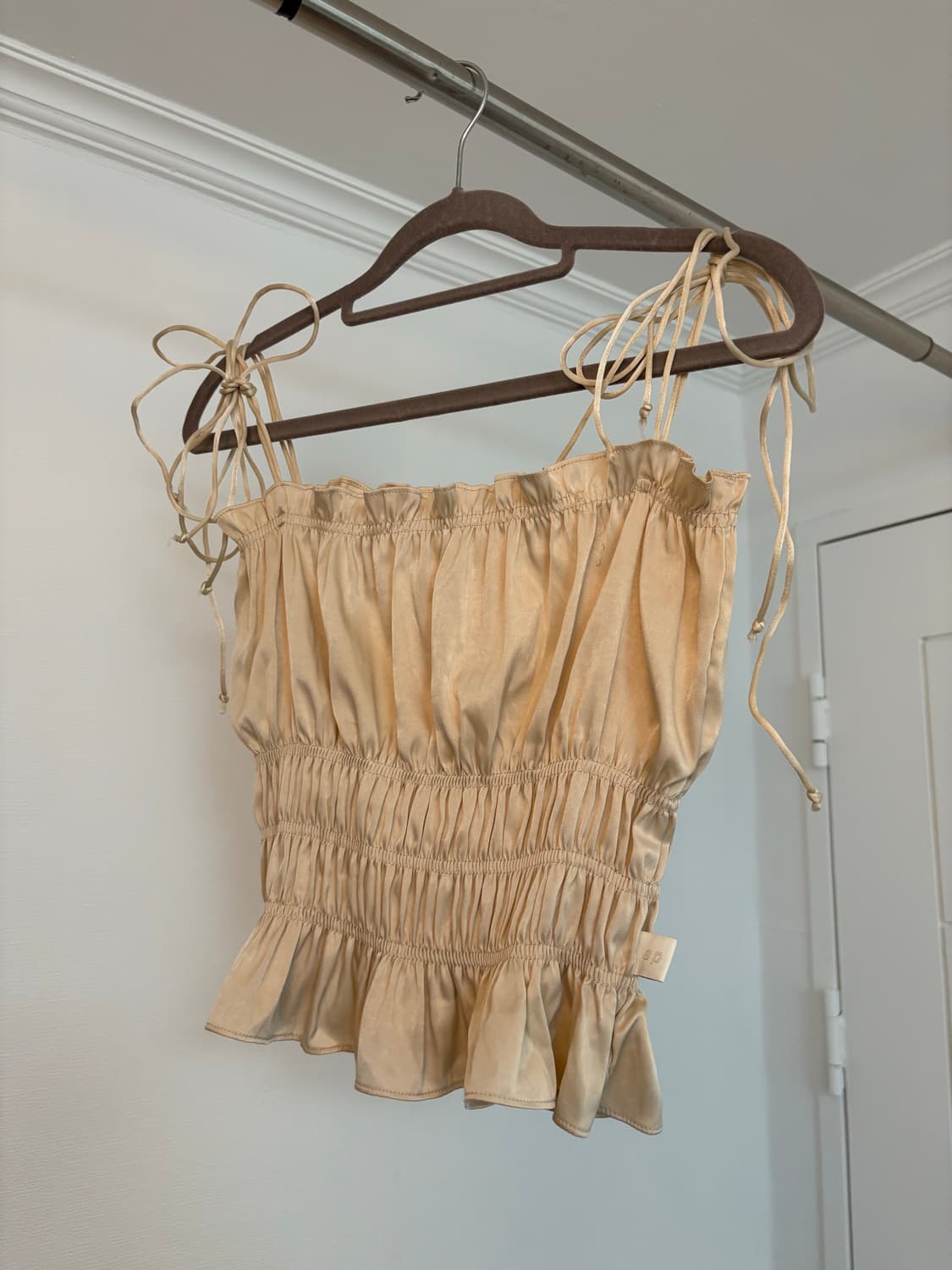 스푸닝 글로니 러브탑 나시 outta love top 베이지 상품이미지3