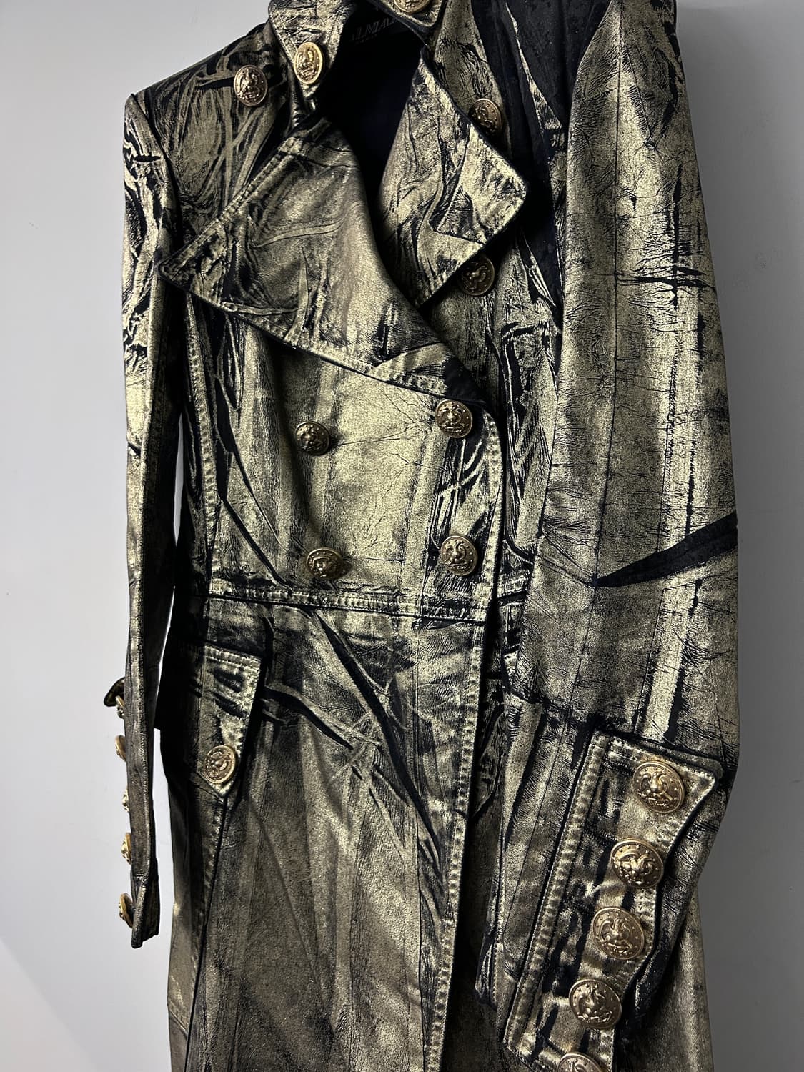 발망 데카르넹 골드 브러쉬드 나폴레옹 코트 상품이미지3