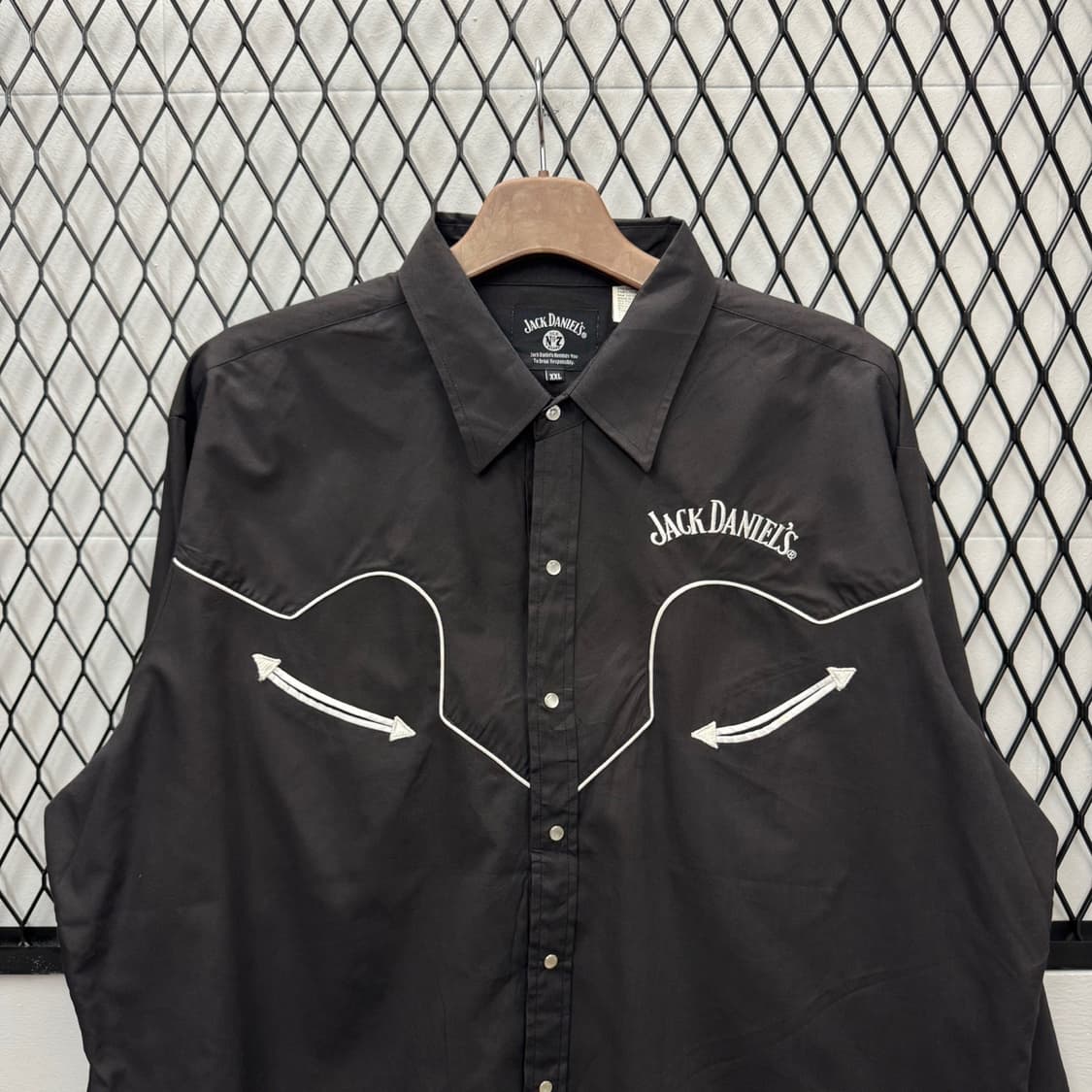 잭 다니엘 웨스턴 셔츠 애로우 투포켓 디테일 블랙 상품이미지3