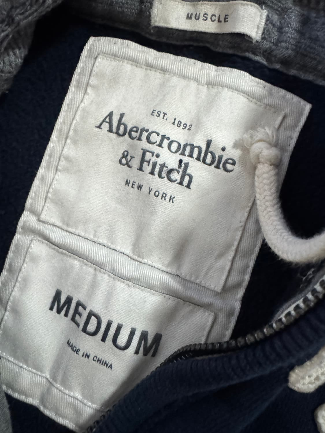 공용!! 아베크롬비 자수 스펠아웃 기모 후드집업 M 네이비 상품이미지3