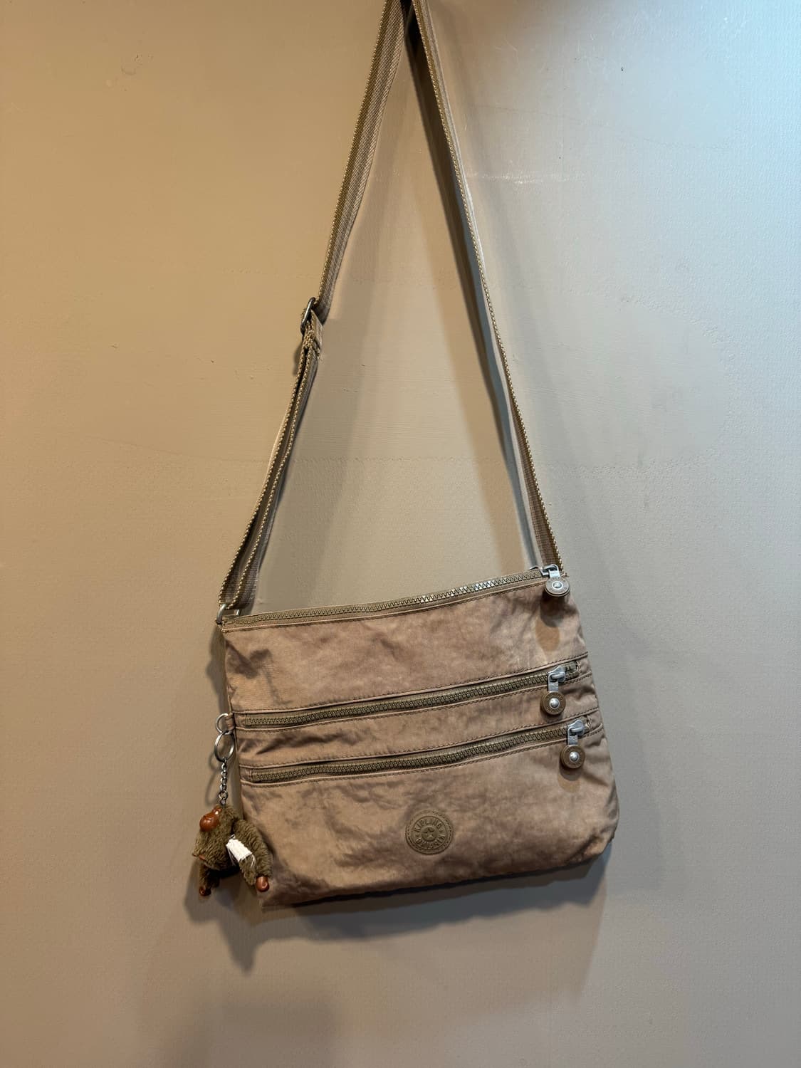 키플링 크로스백 상품이미지1