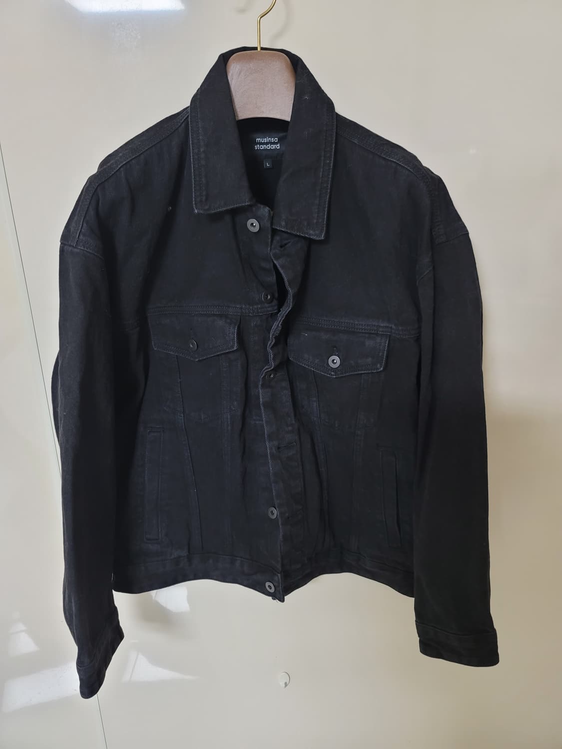 무텐다드 블랙 데님 트러커자켓 L 100사이즈 상태극상

새제품급 상품이미지1