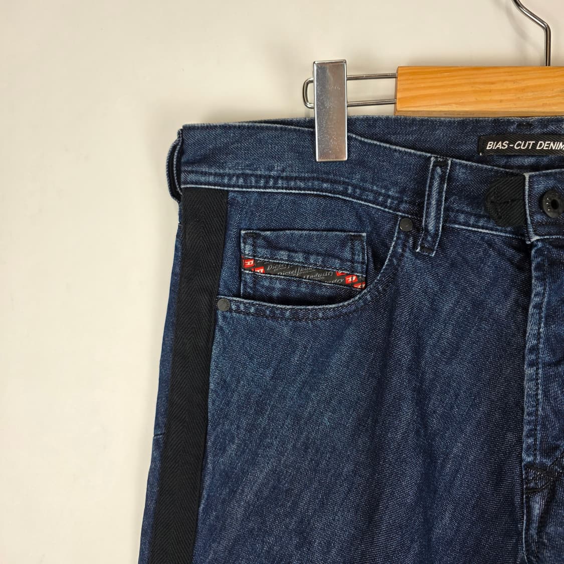 Diesel 바이어스 컷 데님팬츠 상품이미지5