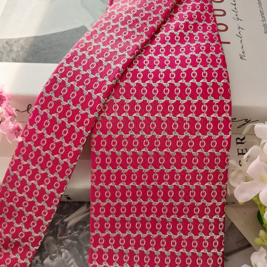 아쿠아스큐텀 실크 레드 링크 패턴 넥타이 9cm A+등급 K1541
 상품이미지3