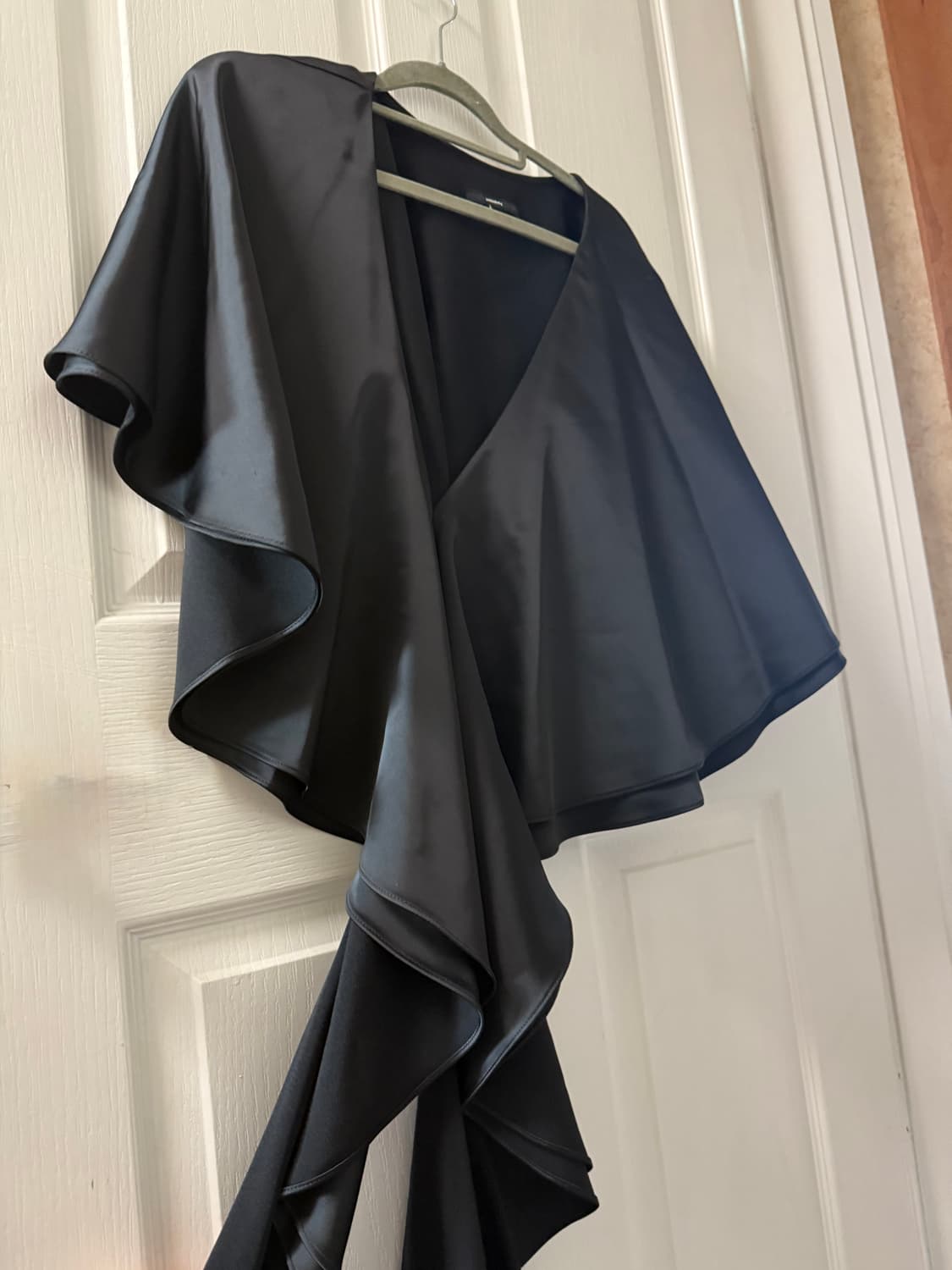 hausofpbk 블랙 새틴 숄 탑 상품이미지1
