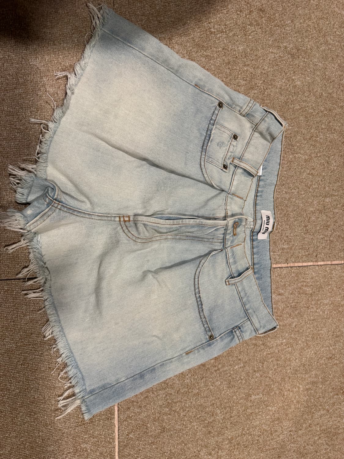 미우미우데님쇼츠 상품이미지1