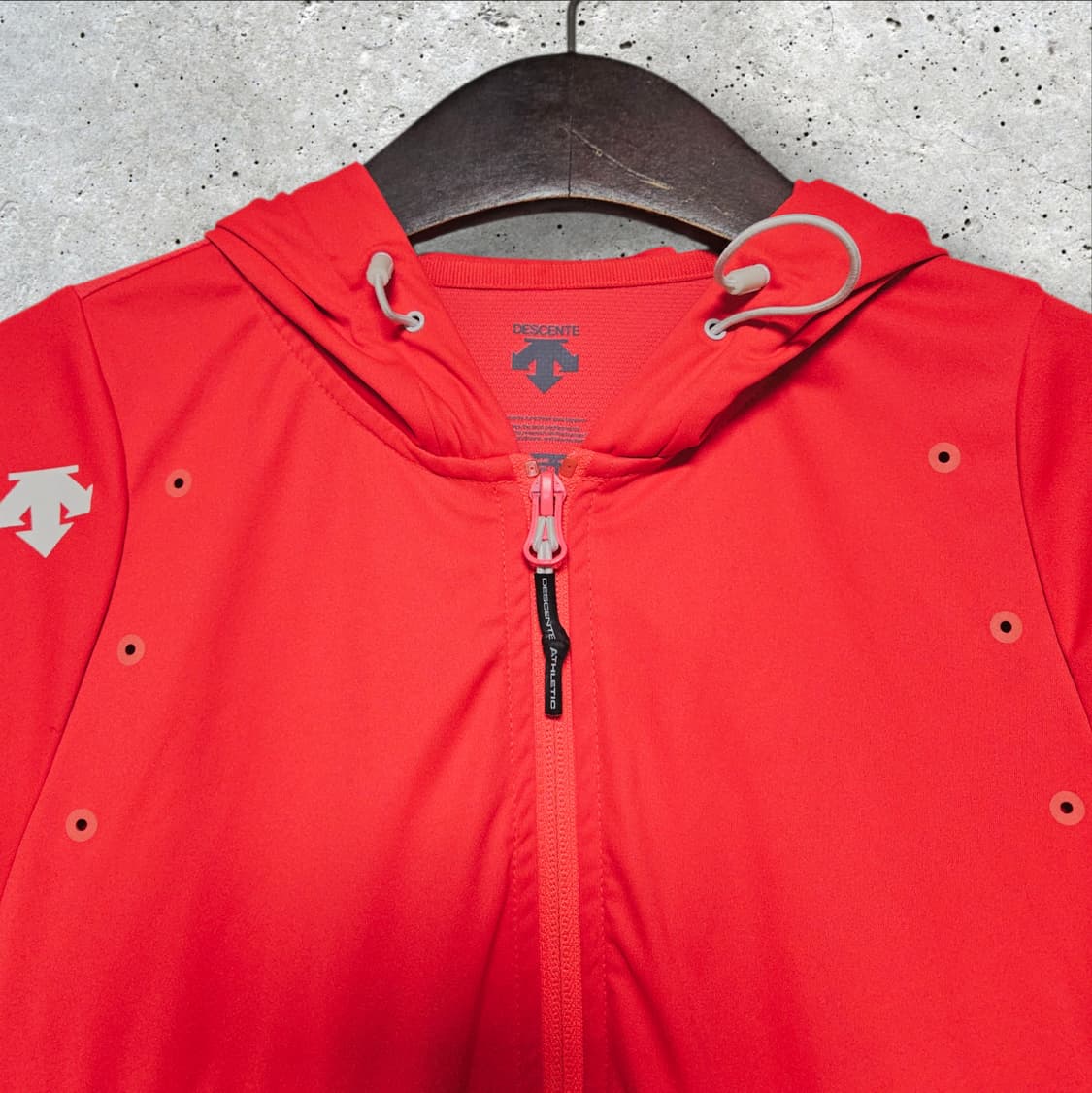 데상트 후드집업 바람막이 (95/M) 상품이미지2