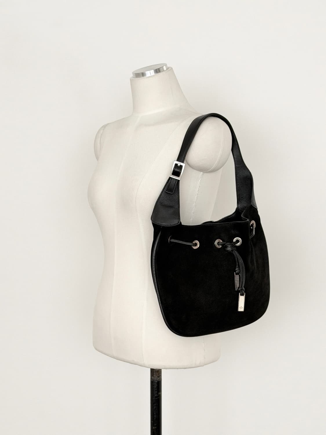 구찌 스웨이드 드로스트링 호보백 상품이미지2