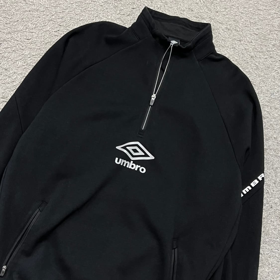 [100] 엄브로 반집업 맨투맨 상품이미지1