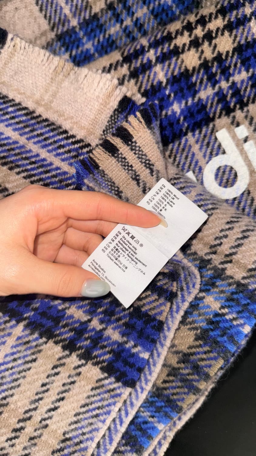 아크네 스튜디오 캐시어 체크 머플러 블루 베이지 상품이미지3