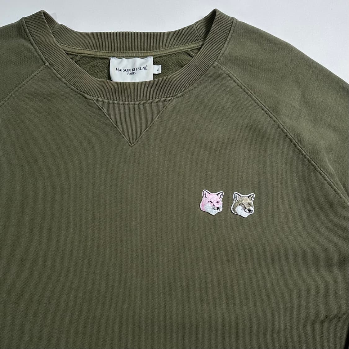 메종키츠네 더블폭스헤드 카키 맨투맨 상품이미지3