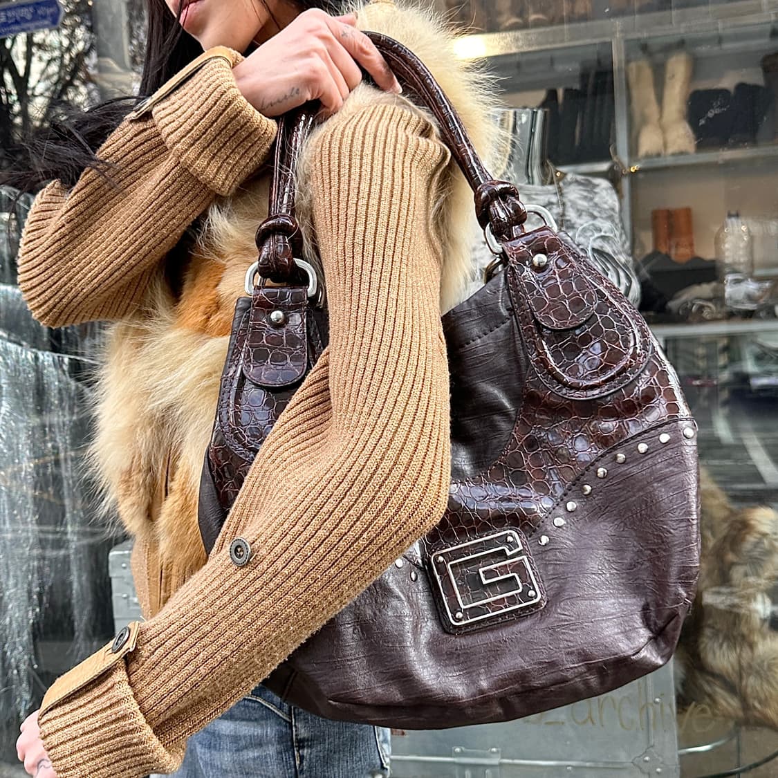 00s 빈티지 게스 브라운 크록 & 스터드 가방 상품이미지7