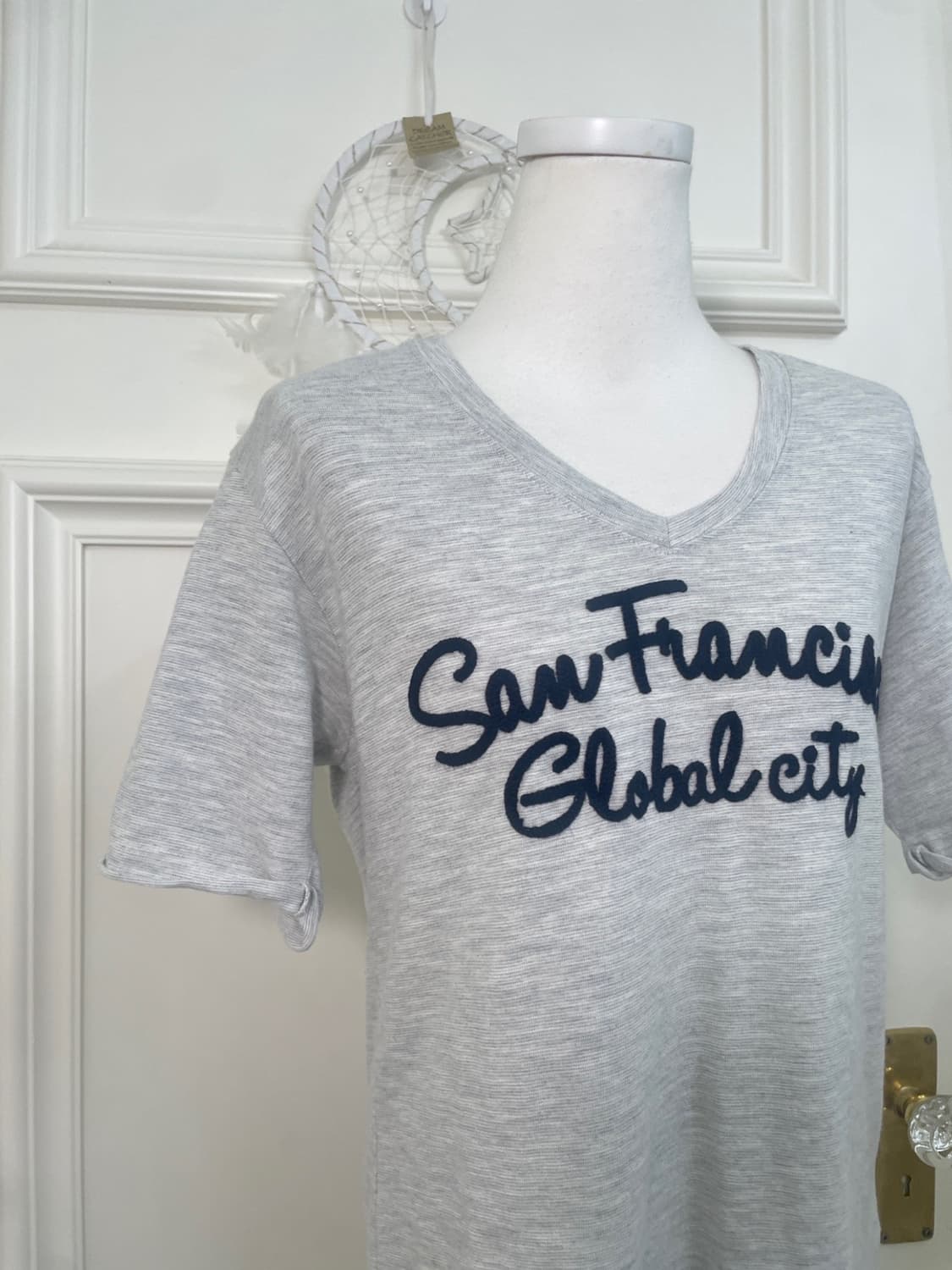 melange gray chain embroidery v-neck top 상품이미지6
