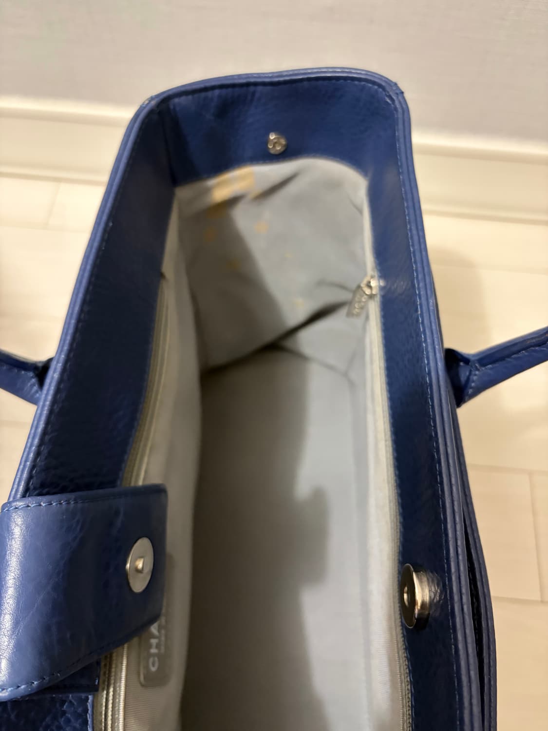 샤넬 서프백 네이비 은장 상품이미지7