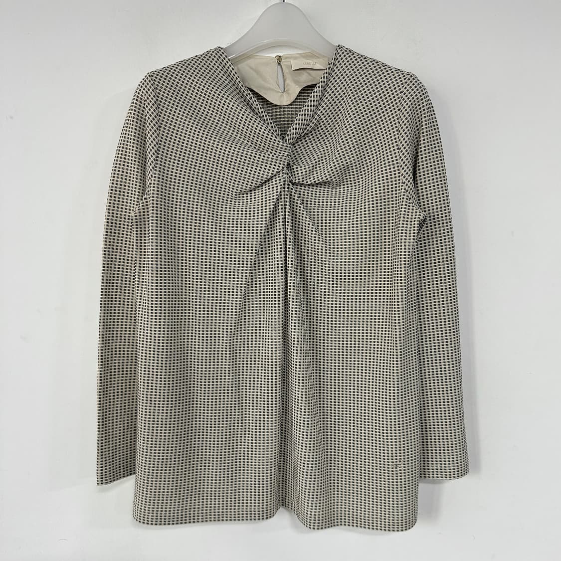 르베이지 노트 디테일 티블라우스 상품이미지1