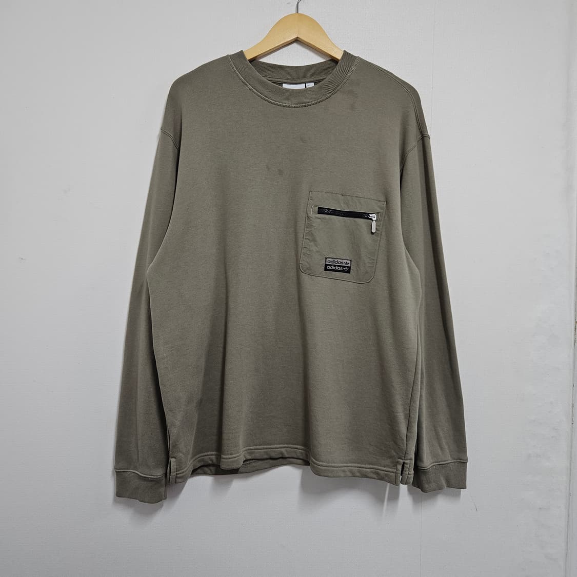 아디다스 오버핏 포켓 맨투맨 카키 L 상품이미지2