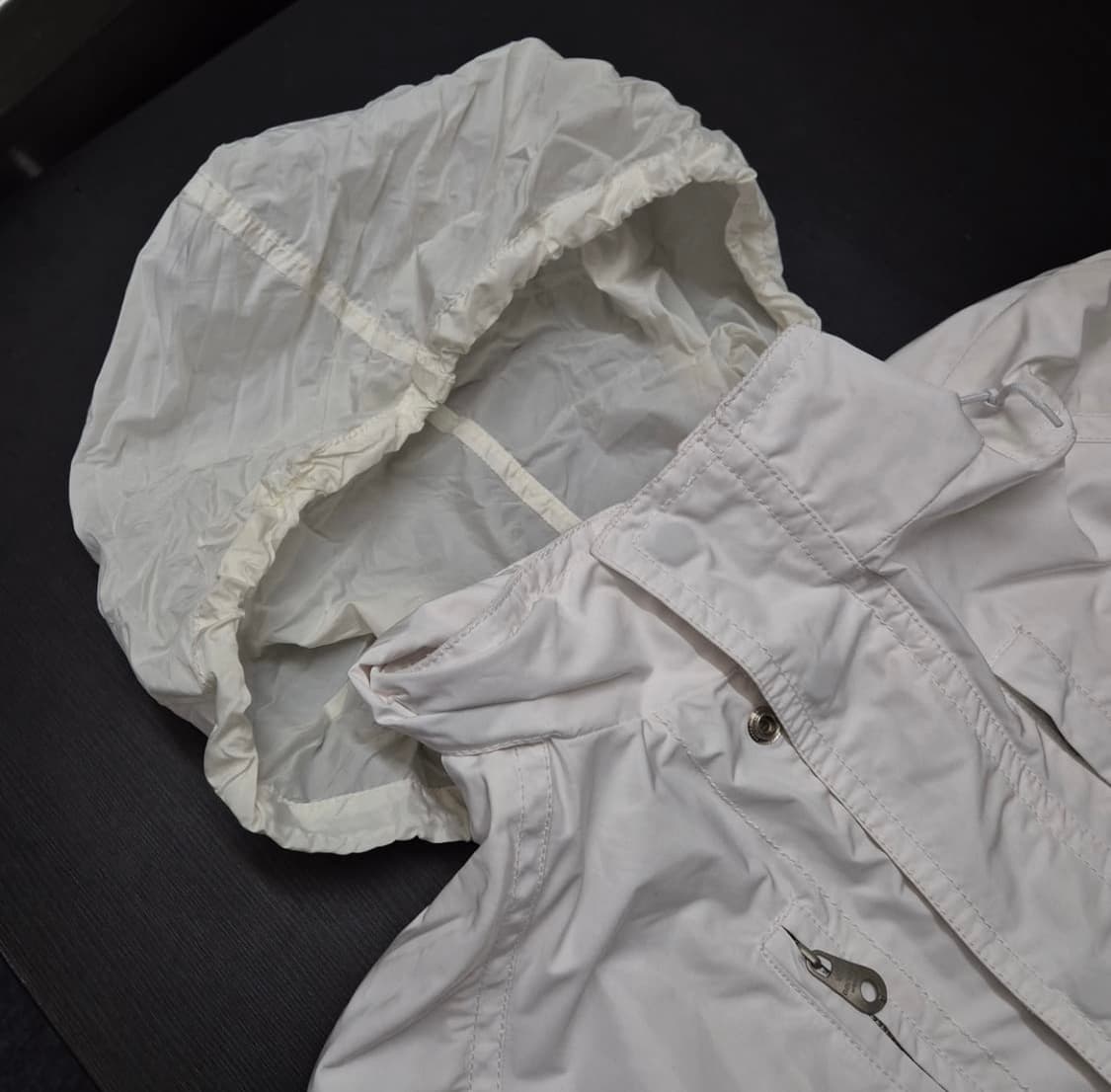 시리즈 화이트 바람막이 자켓  상품이미지2