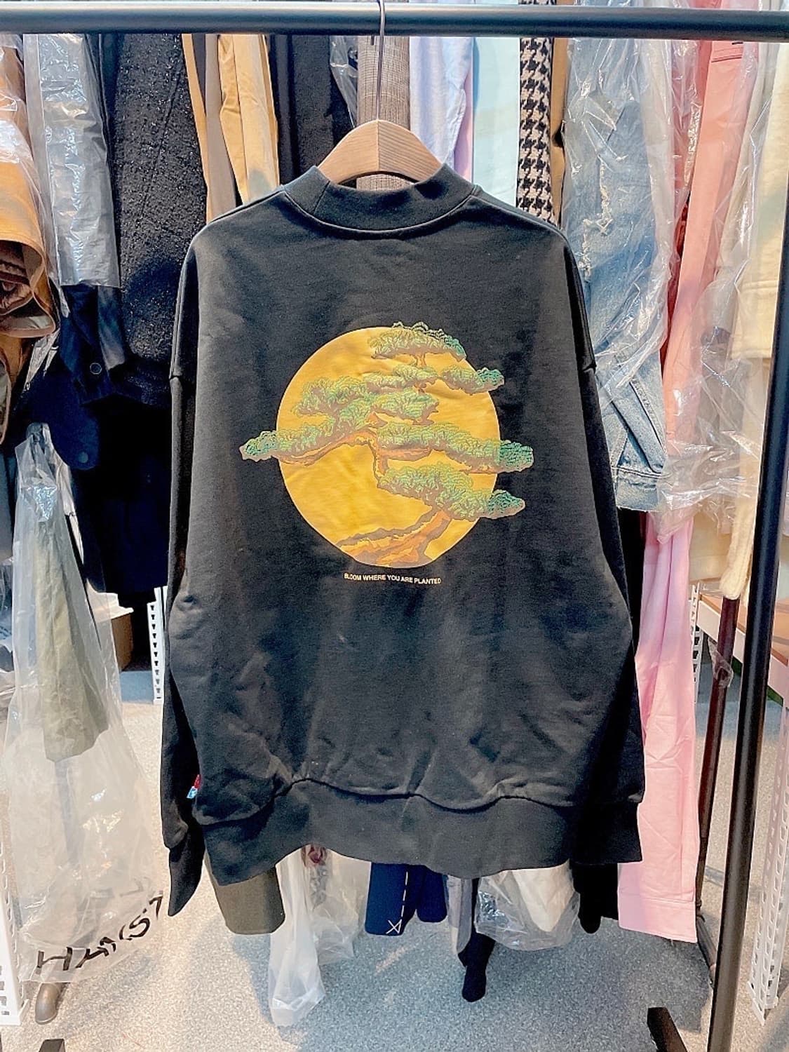 (정품/새상품) 반디 더 핑크 블랙 프린팅 크루넥 상품이미지3