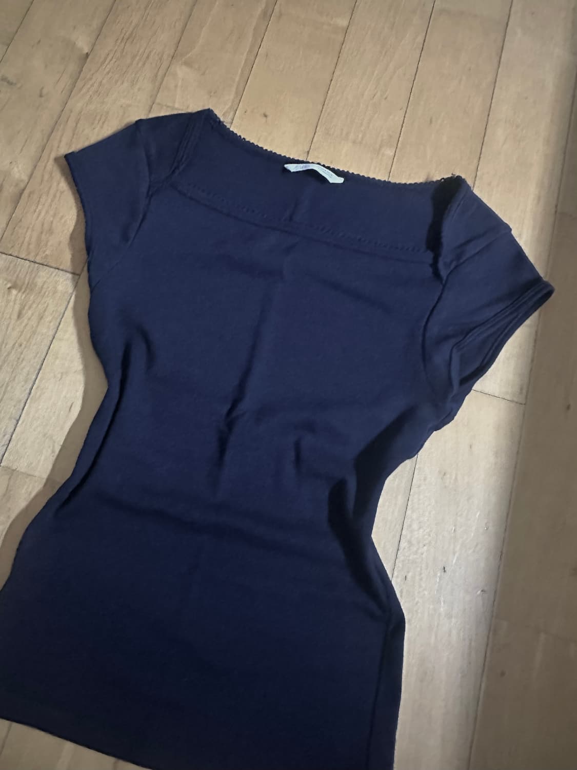 자라 스퀘어넥 네이비 반팔티 상품이미지1