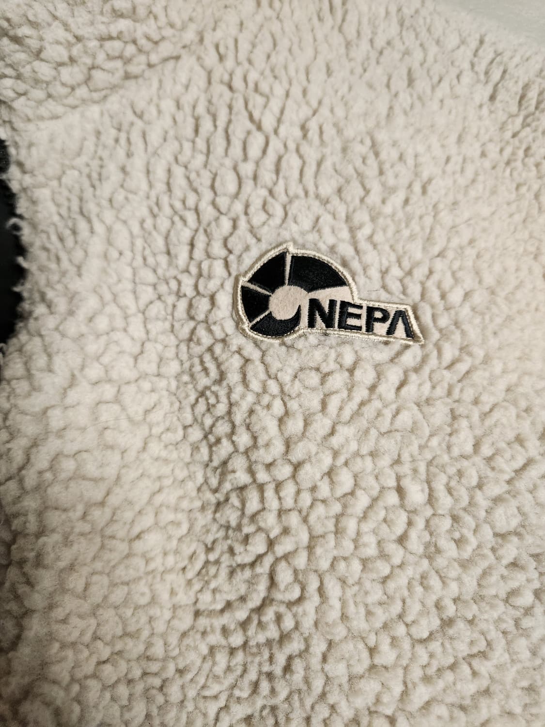 네파 리버시블 다운 양면 자켓 105사이즈

검정은 오염 하자없이 깨끗하 상품이미지3